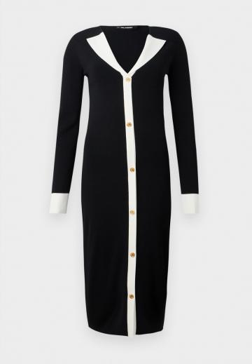 Вязаное платье