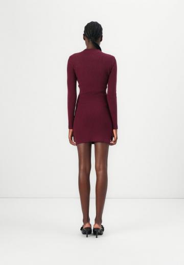 Вязаное платье