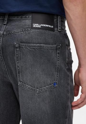 Прямые джинсы