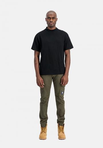 Брюки с накладными карманами