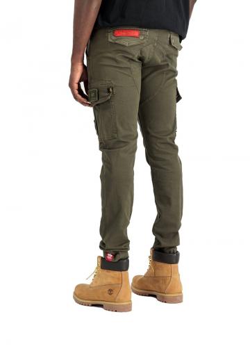 Брюки с накладными карманами