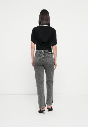 Прямые джинсы