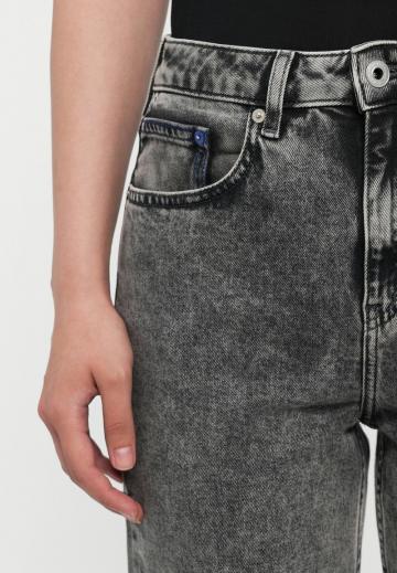 Прямые джинсы