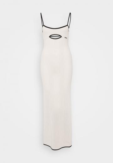 Пляжное платье