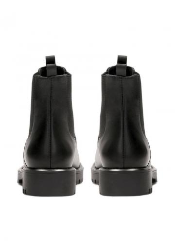 Полусапожки на высоком каблуке