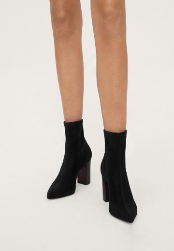 Полусапожки на высоком каблуке