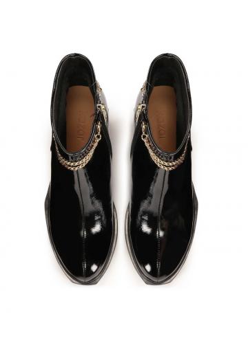 Сапожки на танкетке