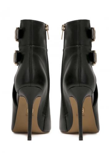 Полусапожки на высоком каблуке