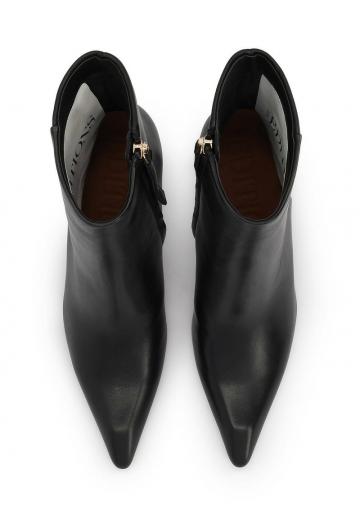 Высокие сапоги