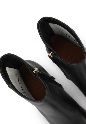 Высокие сапоги