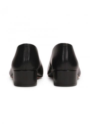 Туфли на высоком каблуке