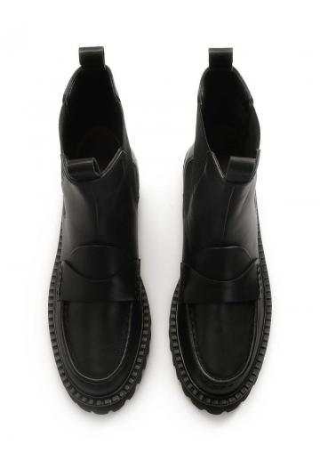 Полусапожки на высоком каблуке