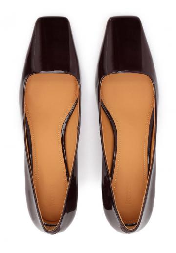 Туфли с высоким носом