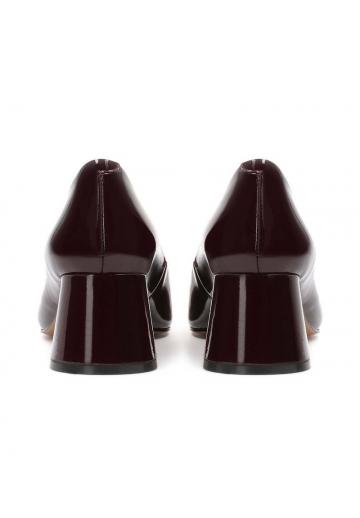 Туфли с высоким носом