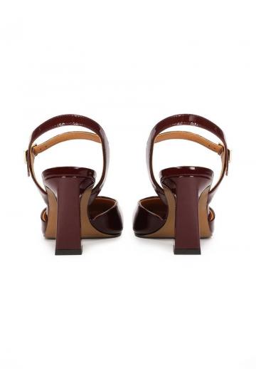 Туфли на высоком каблуке