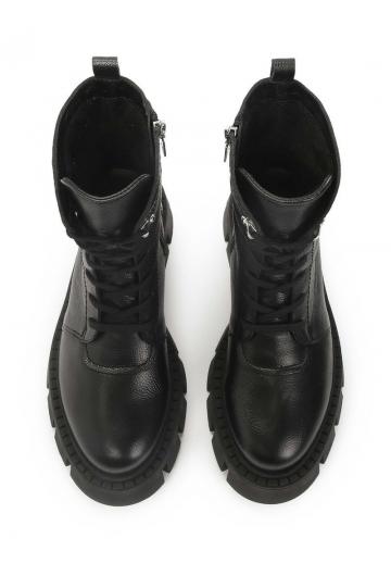 Ботинки на шнуровке