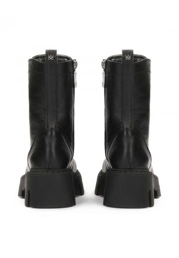 Ботинки на шнуровке