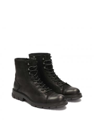 Ботинки на шнуровке