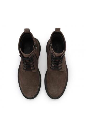 Ботинки на шнуровке