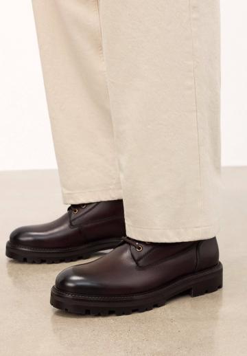 Ботинки на шнуровке