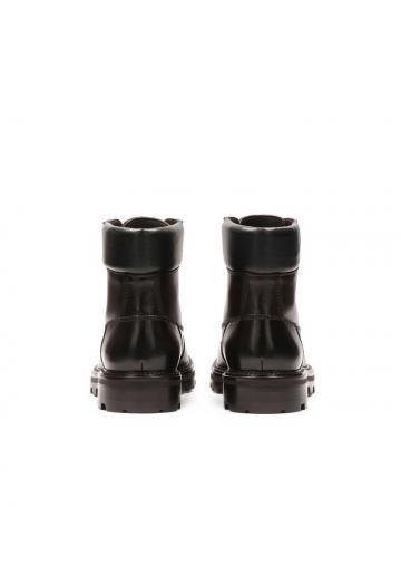 Ботинки на шнуровке