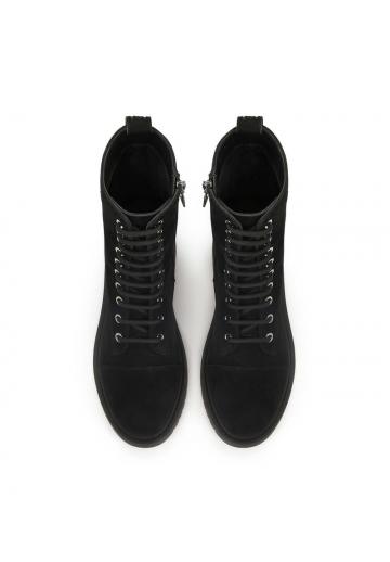 Ботинки на шнуровке