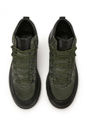 Ботинки на шнуровке