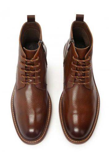 Ботинки на шнуровке