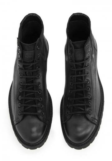 Ботинки на шнуровке