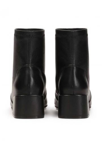 Полусапожки на высоком каблуке