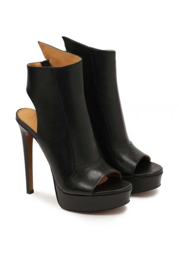 Полусапожки на высоком каблуке