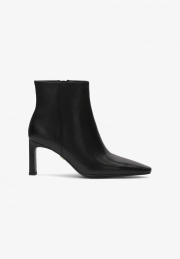 Полусапожки на высоком каблуке