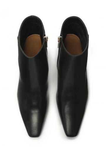 Полусапожки на высоком каблуке