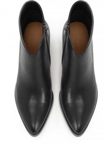 Полусапожки на высоком каблуке