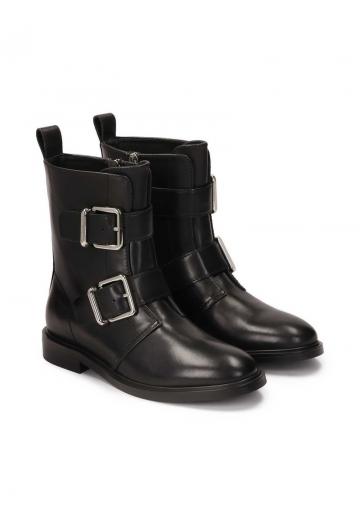 Полусапожки на высоком каблуке