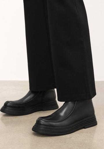 Полусапожки на высоком каблуке