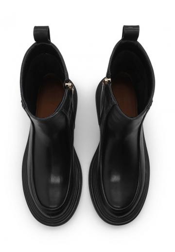 Полусапожки на высоком каблуке