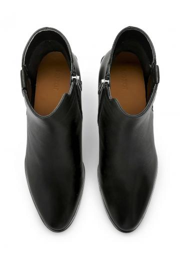 Полусапожки на высоком каблуке