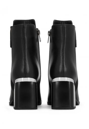 Полусапожки на высоком каблуке