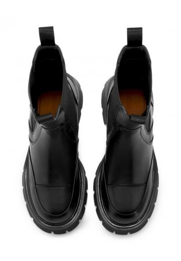 Полусапожки на высоком каблуке