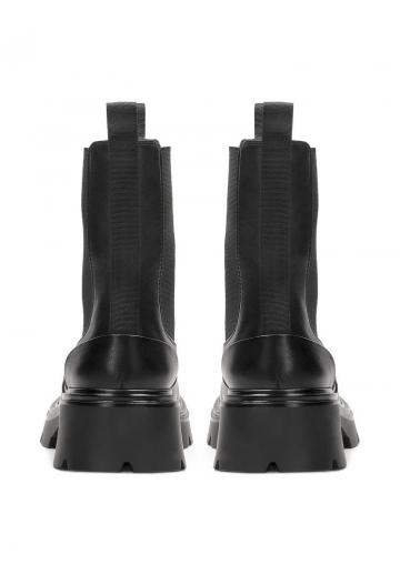 Полусапожки на высоком каблуке