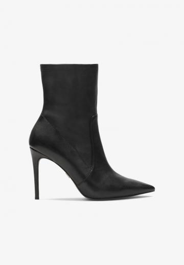 Высокие сапоги