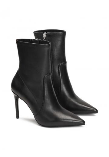 Высокие сапоги