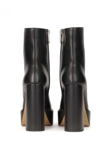 Полусапожки на высоком каблуке