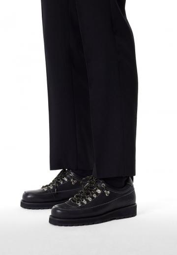 Ботинки на шнуровке