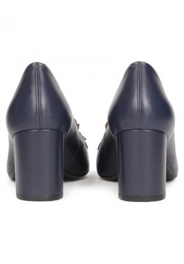 Туфли с высоким носом