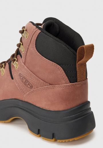 Ботинки на шнуровке