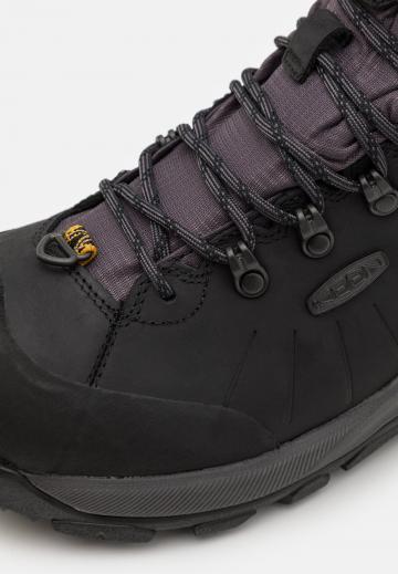 Походные ботинки