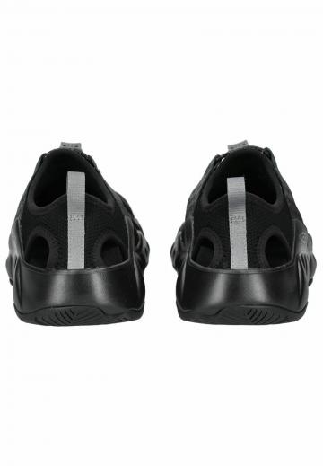 Спортивные сандалии