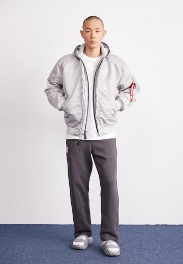 Куртка бомбер